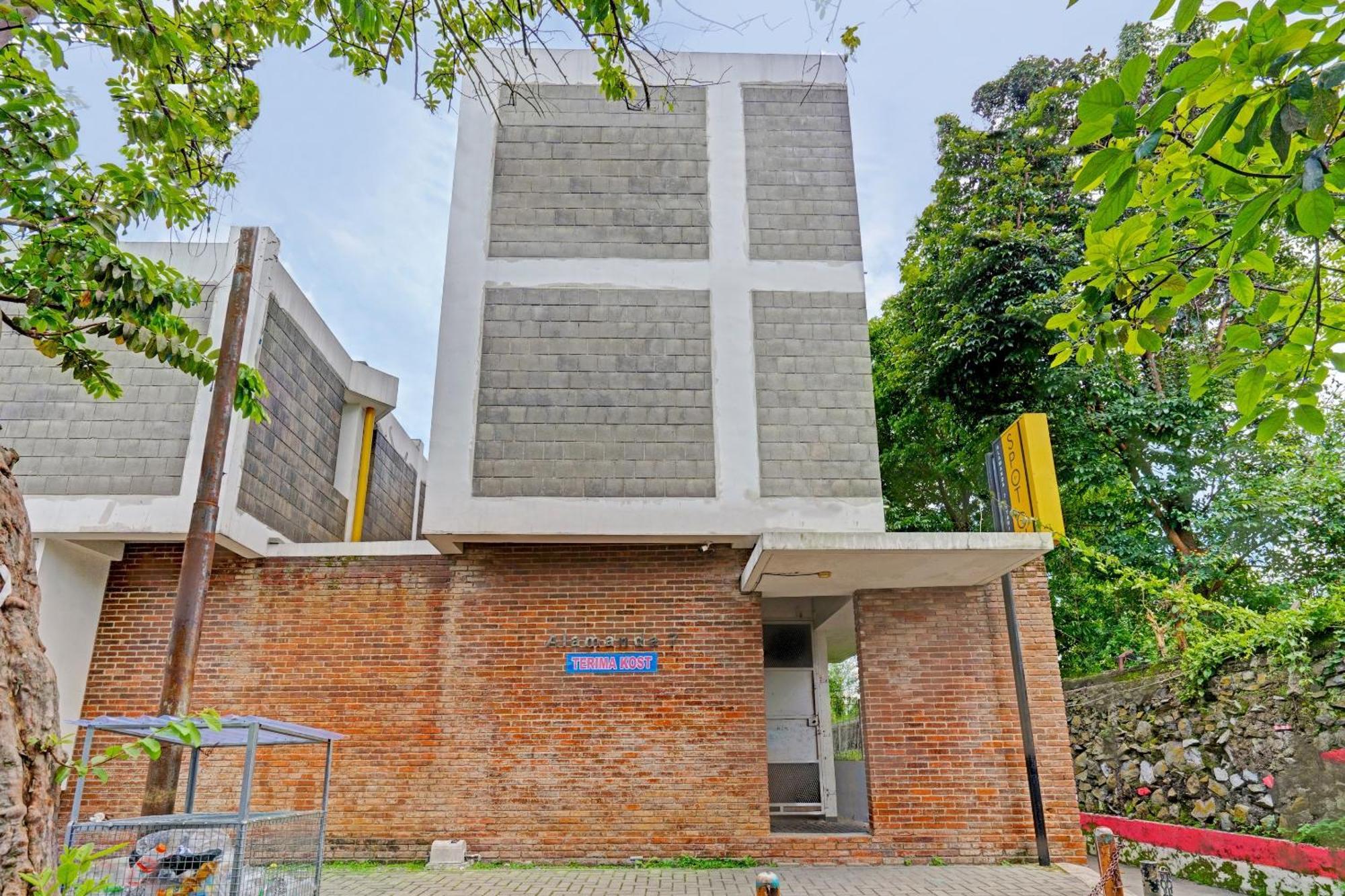 Super Oyo 2190 Alamanda 7 Syariah Bandung Exteriör bild