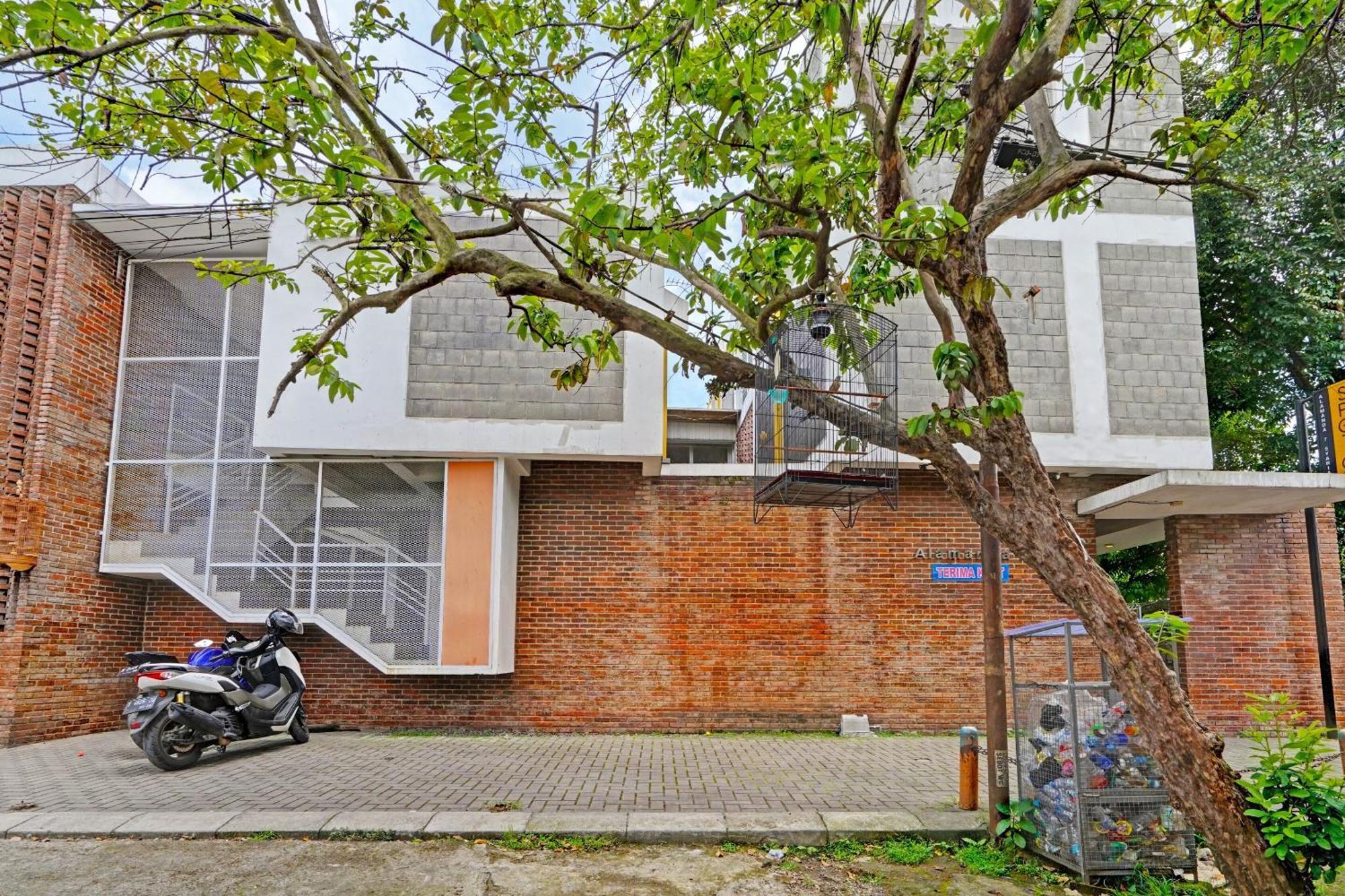 Super Oyo 2190 Alamanda 7 Syariah Bandung Exteriör bild